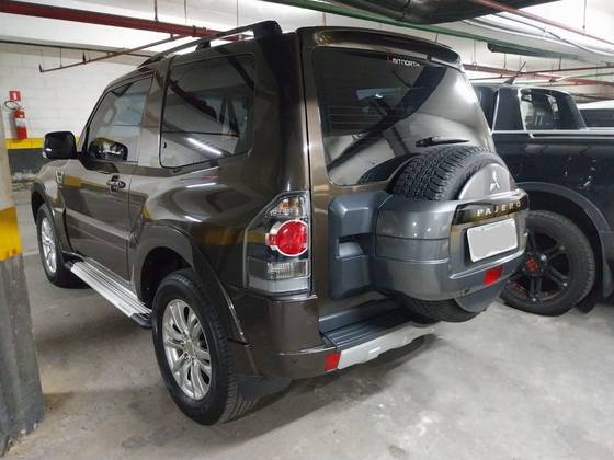 MITSUBISHI PAJERO FULL 3.8 HPE 4X4 V6 24V GASOLINA 2P AUTOMÁTICO MITSUBISHI PAJERO FULL 3.8 HPE 4X4 V6 24V GASOLINA 2P AUTOMÁTICO